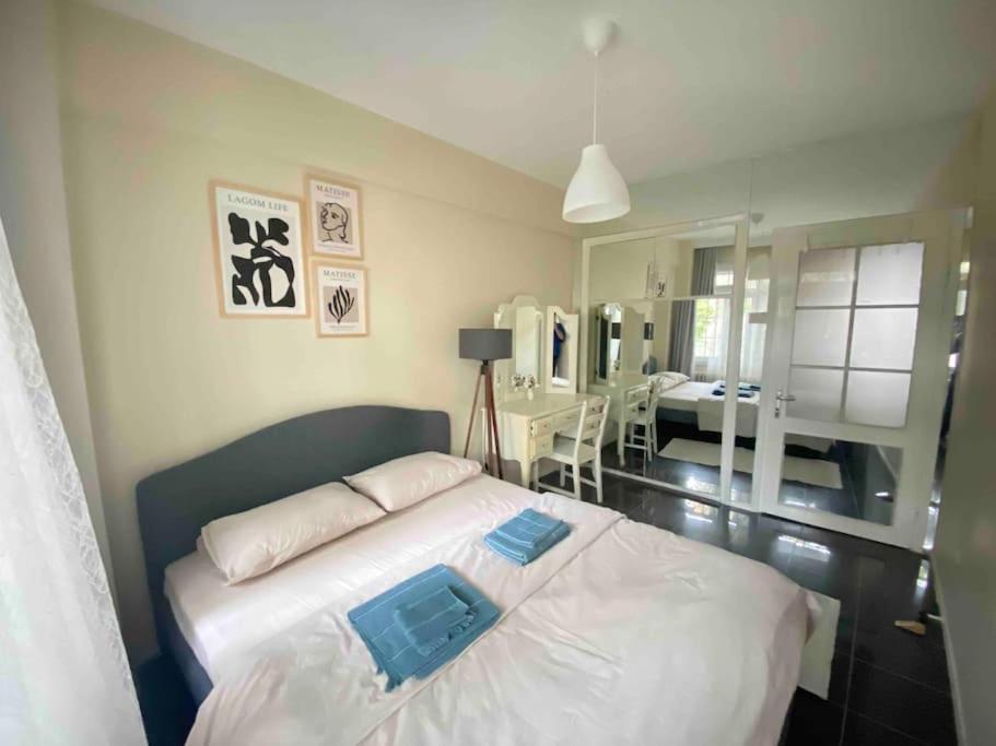 Apartamento Comfy - Spacious Flat On The Kadikoey Seaside Estambul Exterior foto