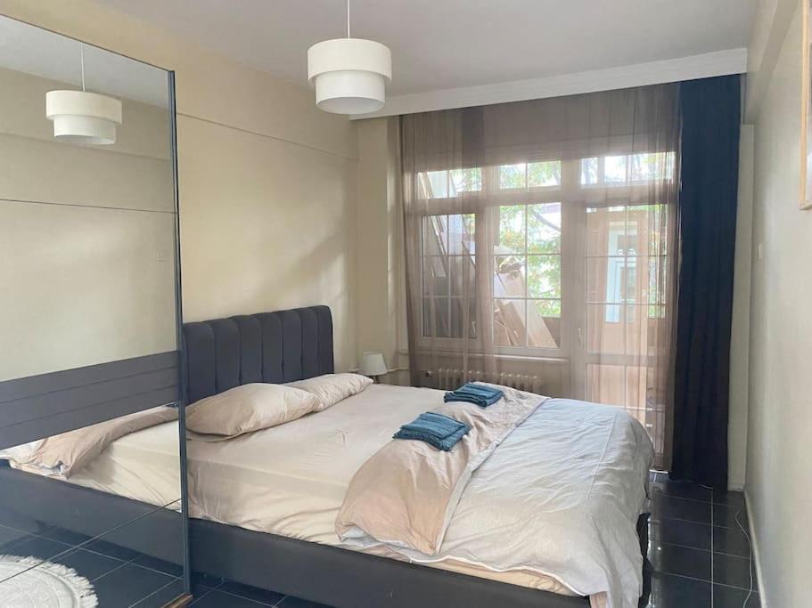 Apartamento Comfy - Spacious Flat On The Kadikoey Seaside Estambul Exterior foto