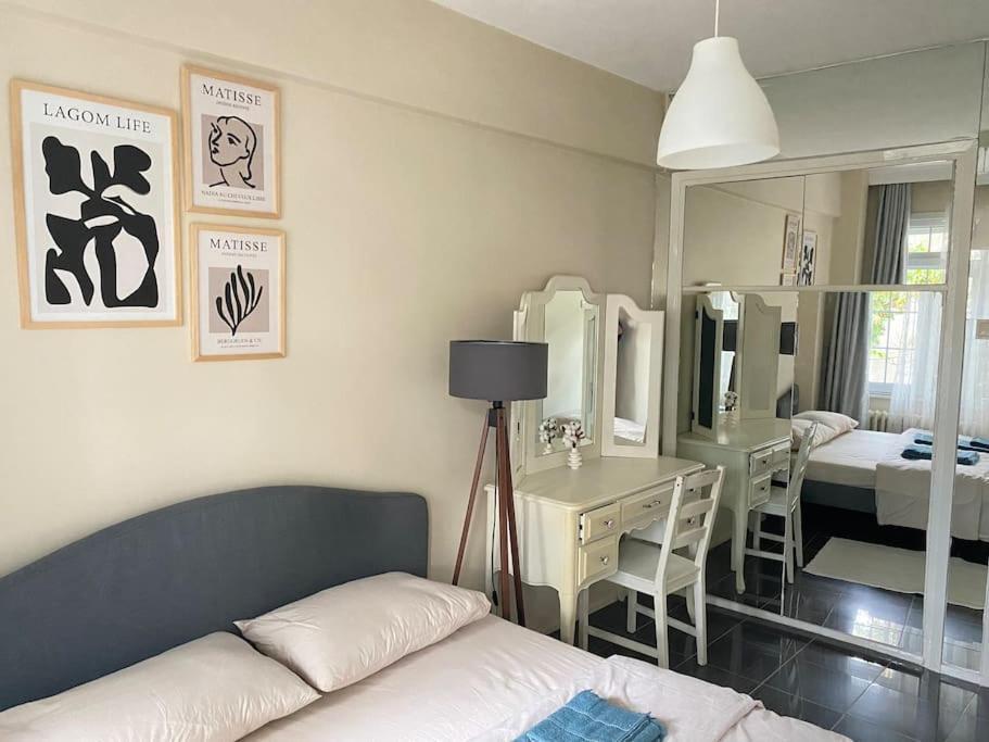Apartamento Comfy - Spacious Flat On The Kadikoey Seaside Estambul Exterior foto